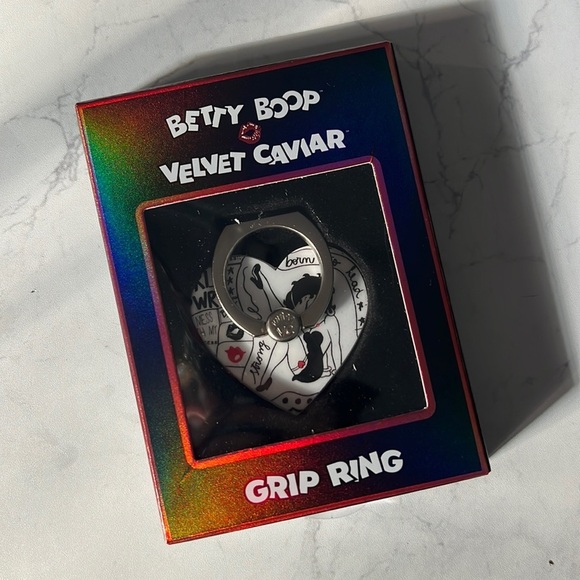 Velvet Caviar Other - Velvet Caviar x Betty Boop Phone Grip Ring & Stand